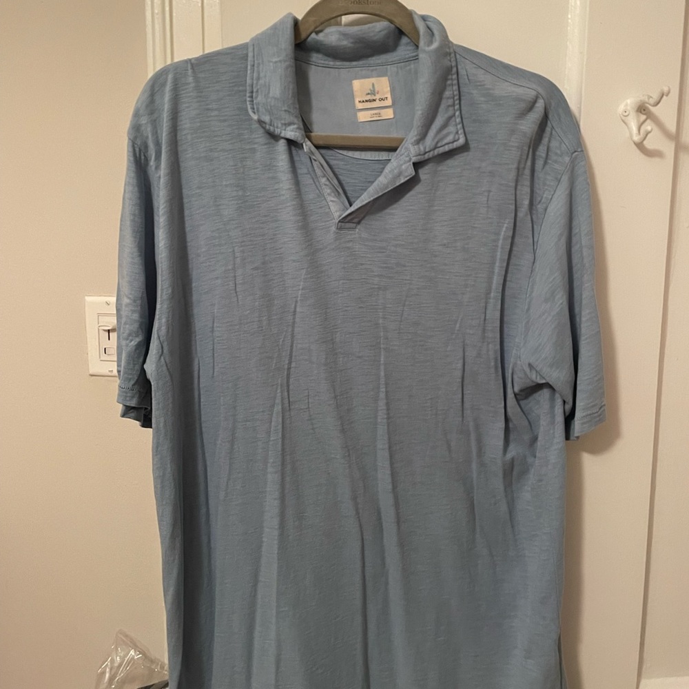Johnnie O hangin’ out polo